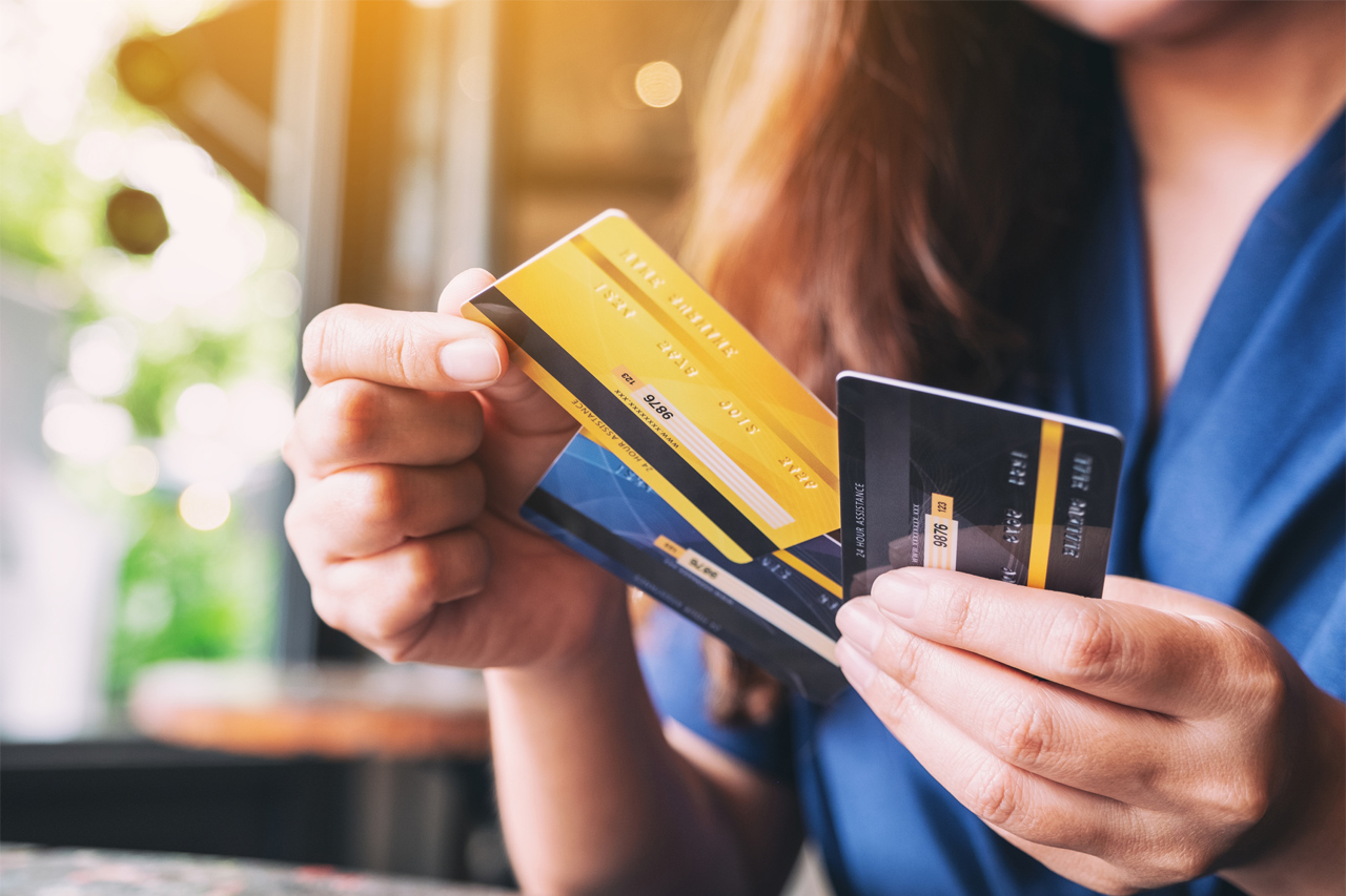 How Many Credit Cards Should I Have? 