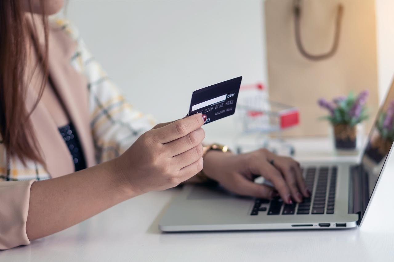 The Pros and Cons of Prepaid Cards 