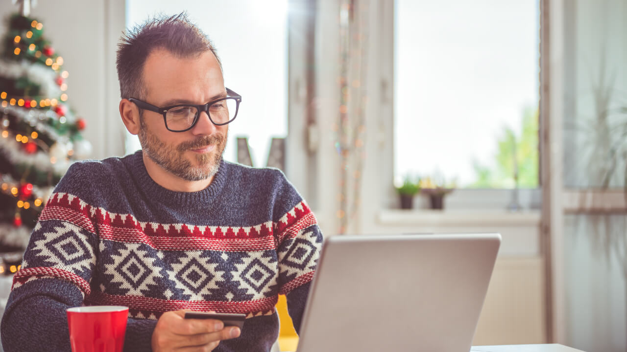 How to Shop Online Safely This Holiday Season