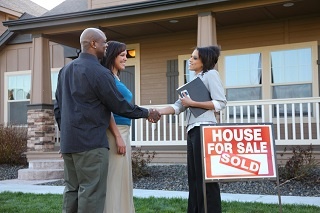 Should I Hire a Real Estate Agent to Sell My Home?